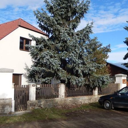 Apartment U Lochu Knovicky Εξωτερικό φωτογραφία