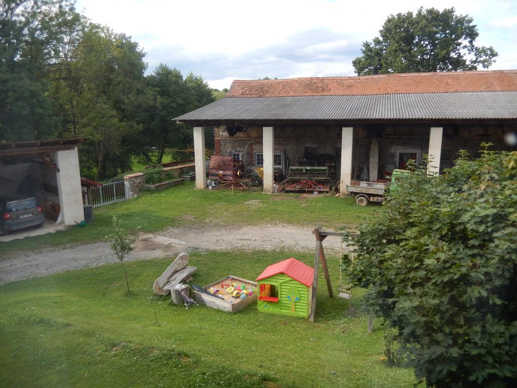 Apartment U Lochu Knovicky Εξωτερικό φωτογραφία