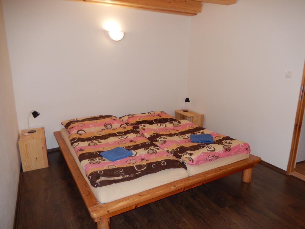 Apartment U Lochu Knovicky Εξωτερικό φωτογραφία